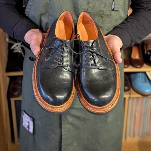 完成した栃木レザーとDr.sole仕様のポストマンシューズ