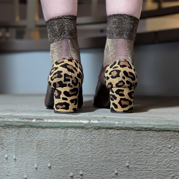 自分専用の木型で設計された、フィット感の良いハンドメイドパンプス