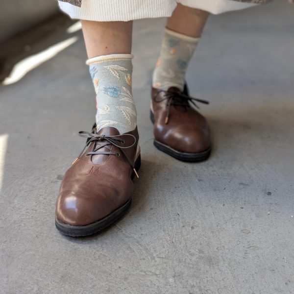 外反母趾対応サンダルを着用した正面